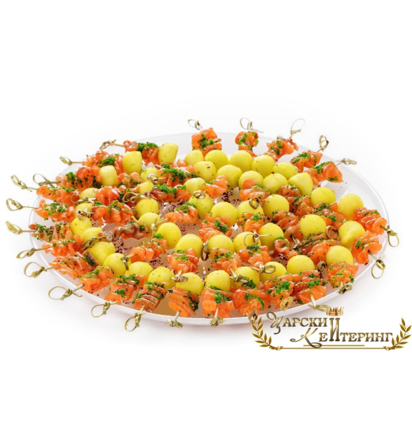 Канапе с семгой и яблоками
