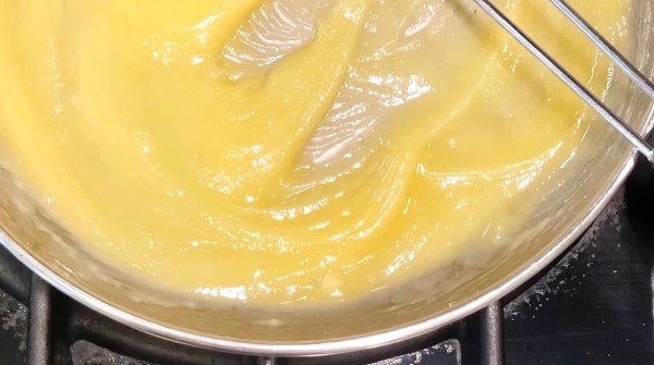 растопить масло с мукой